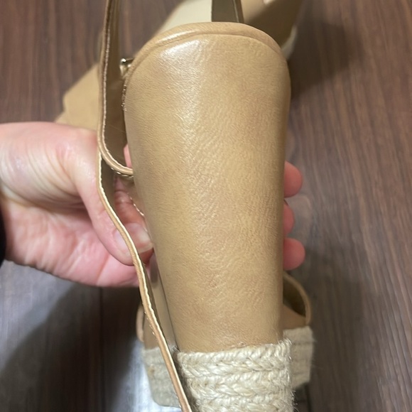 me Too Wedge Heels Tan Size 7.5 - Picture 8 of 8